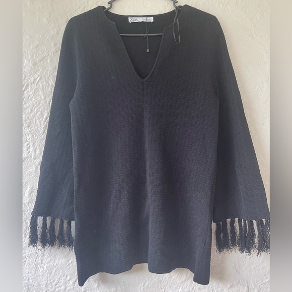 ZARA TEXTURED VISCOSE NYLON BLEND KNIT TUNIC WITH FRINGE BLACK V-NECK; SIZE M - Picture 1 of 5